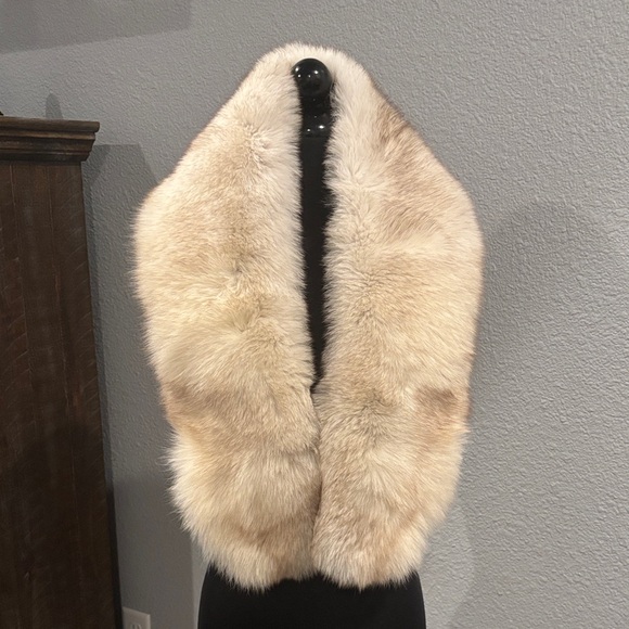 Saga Furs Accessories - Saga Furs Elegant Beige Fur Wrap